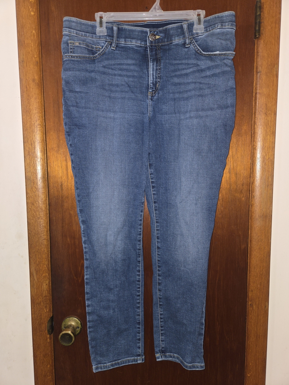 Classic Mid-Blue Women's Jeans - Comfortable Everyday Fit